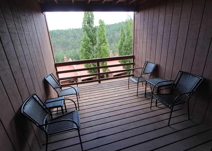 Crown Point Resort